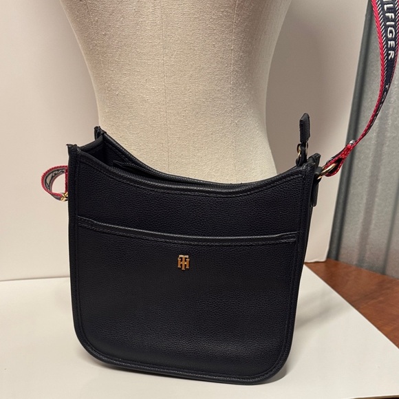 Tommy Hilfiger Navy Blue Monogram Crossbody Bag 45” Total Strap Length - Picture 1 of 16